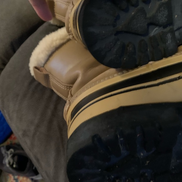 Sorel carabou snow boots size 8 perfect condition - Picture 4 of 5